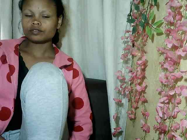 Pussy01lips webcam
