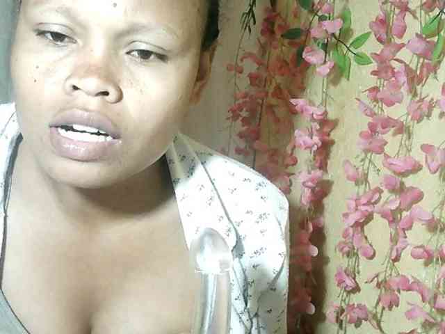 Pussy01lips webcam