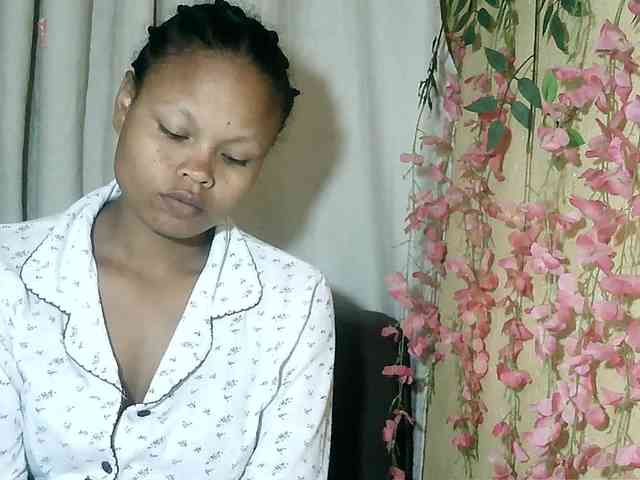 Pussy01lips webcam