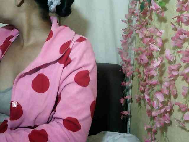 Pussy01lips webcam