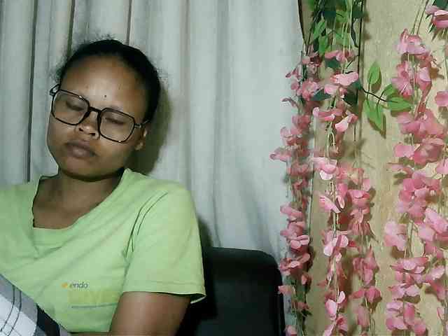 Pussy01lips webcam