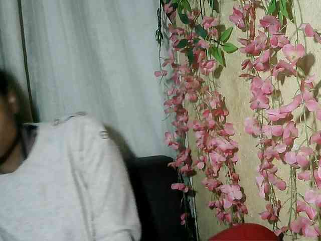 Pussy01lips webcam