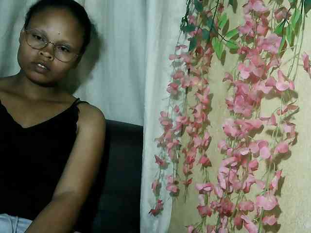 Pussy01lips webcam