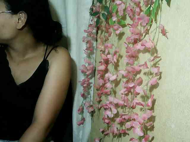 Pussy01lips webcam