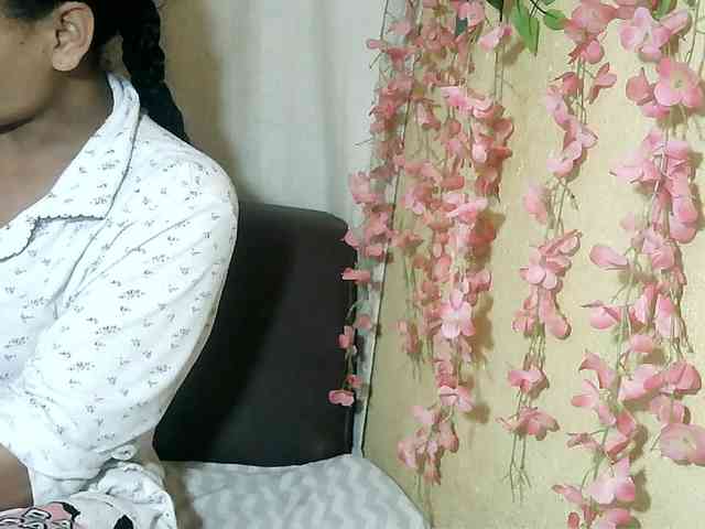 Pussy01lips webcam