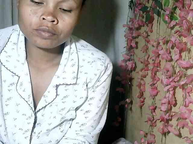 Pussy01lips webcam