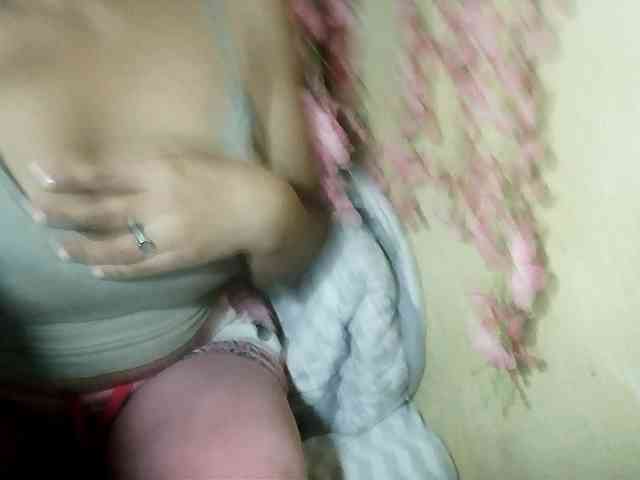 Pussy01lips webcam