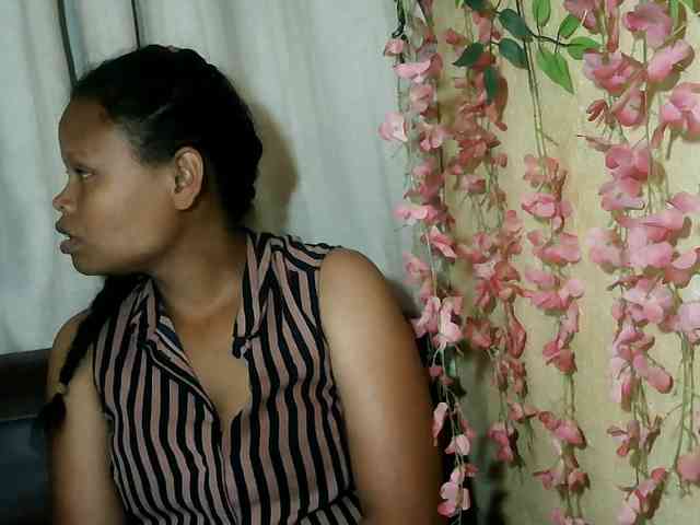 Pussy01lips webcam