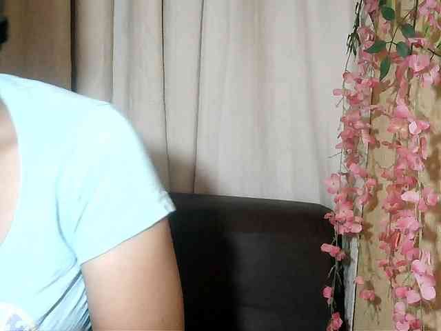 Pussy01lips webcam