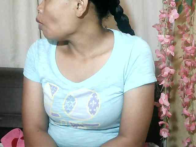 Pussy01lips webcam