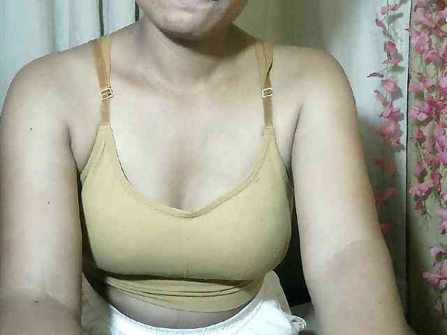 Pussy01lips webcam