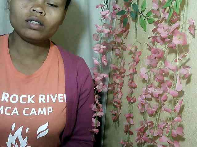 Pussy01lips webcam