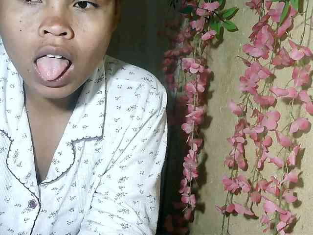 Pussy01lips webcam