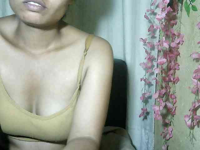 Pussy01lips webcam