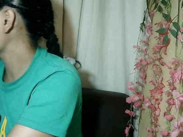 Pussy01lips webcam