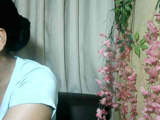 Pussy01lips webcam