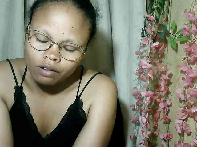Pussy01lips webcam