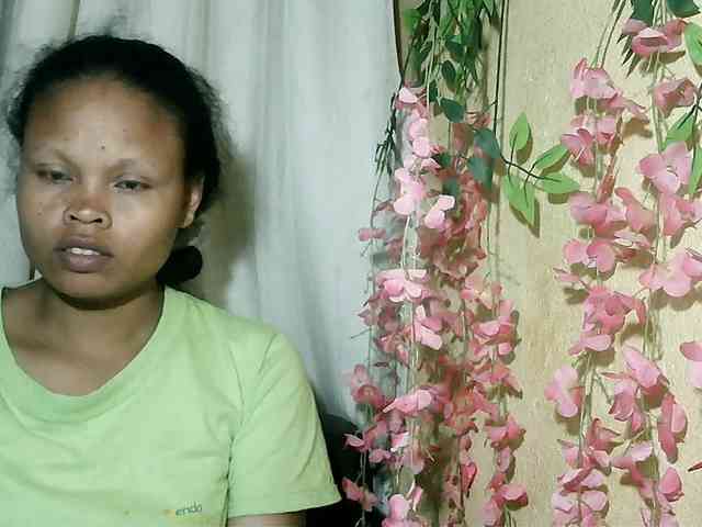 Pussy01lips webcam