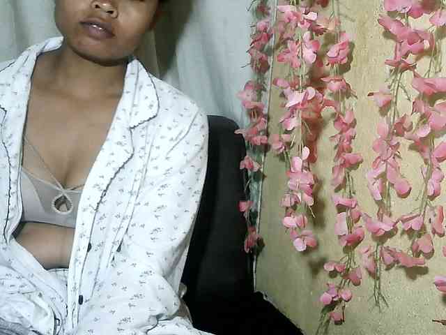 Pussy01lips webcam