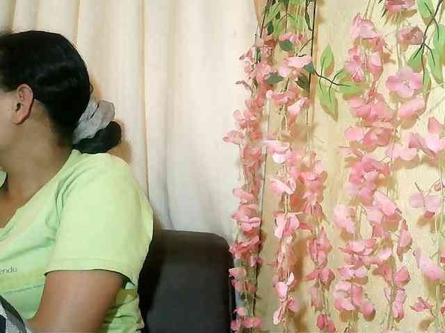 Pussy01lips webcam