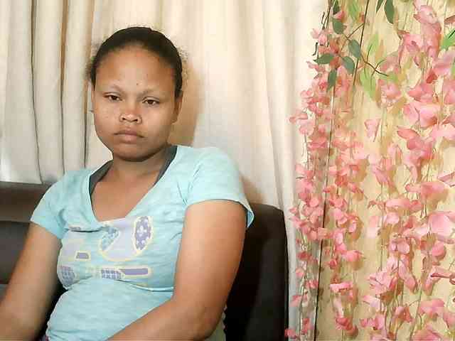 Pussy01lips webcam