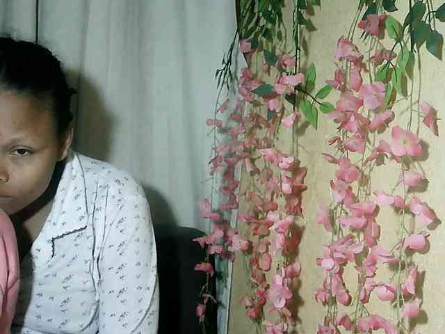 Pussy01lips webcam