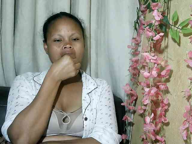 Pussy01lips webcam