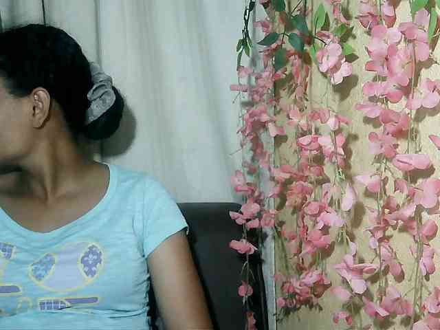 Pussy01lips webcam
