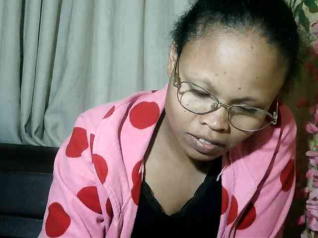 Pussy01lips webcam