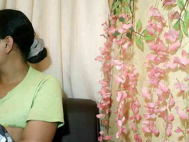 Pussy01lips webcam