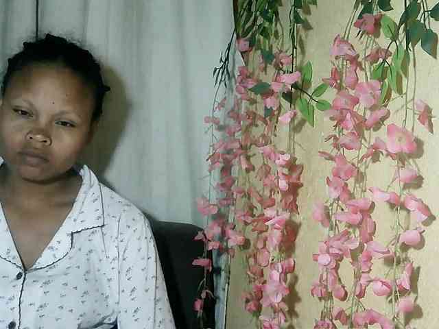 Pussy01lips webcam