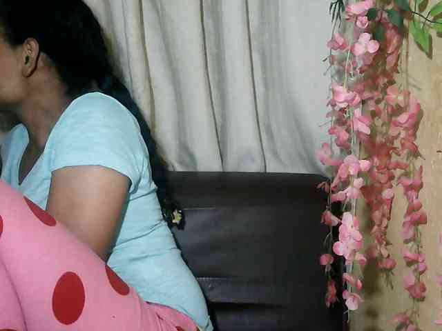 Pussy01lips webcam