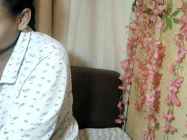 Pussy01lips webcam