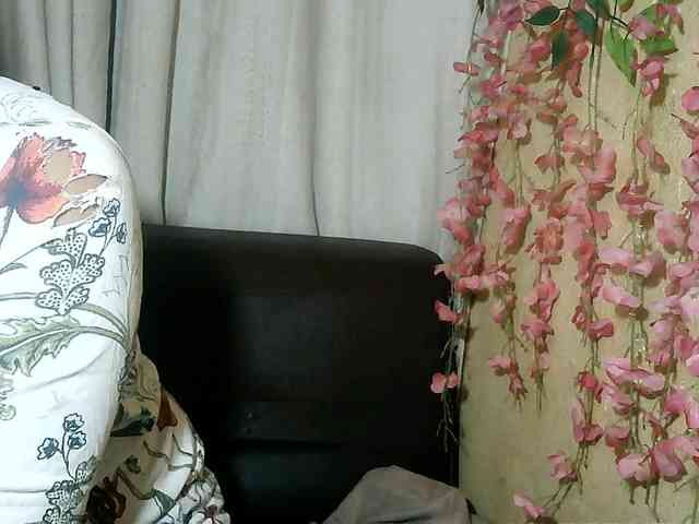 Pussy01lips's webcam live show