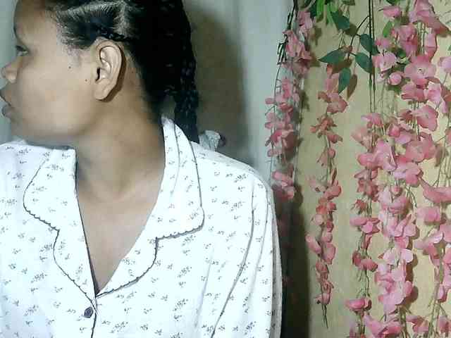 Pussy01lips webcam