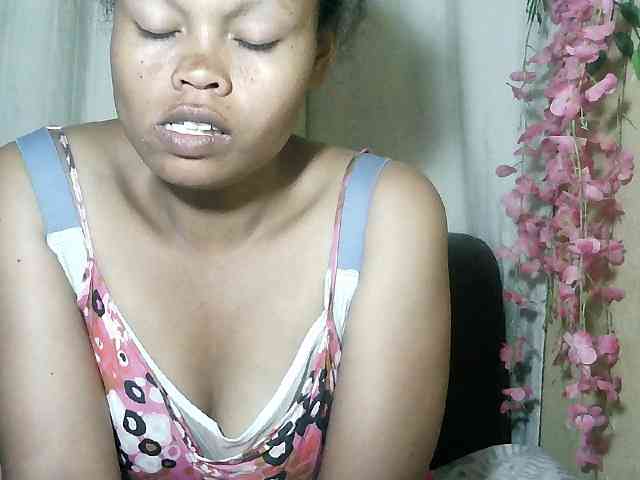 Pussy01lips webcam