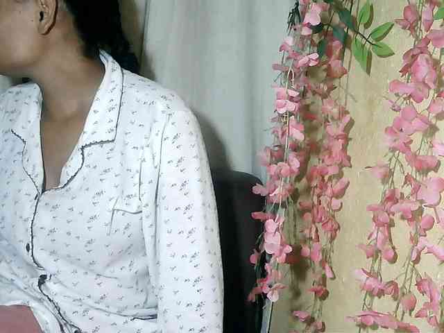 Pussy01lips webcam