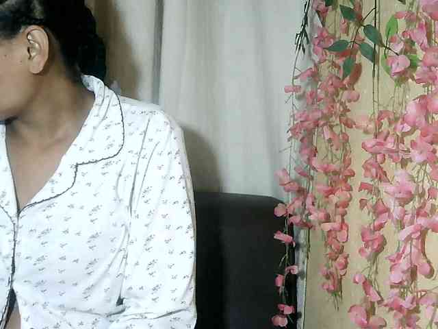 Pussy01lips webcam