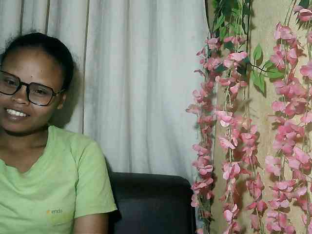 Pussy01lips webcam
