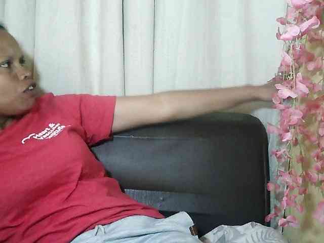 Pussy01lips webcam