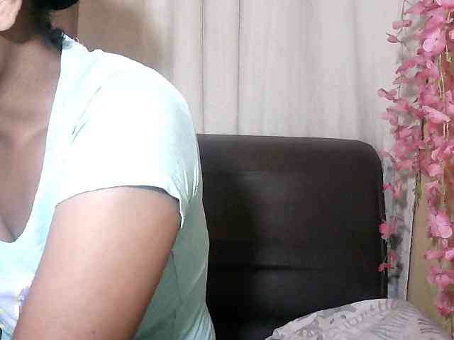 Pussy01lips webcam