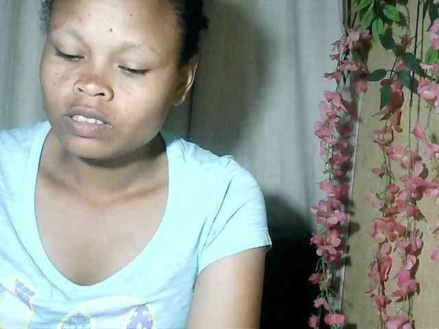 Pussy01lips webcam