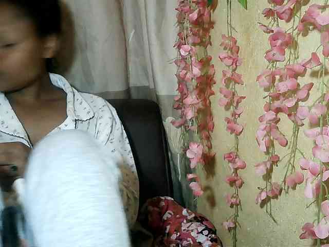 Pussy01lips webcam