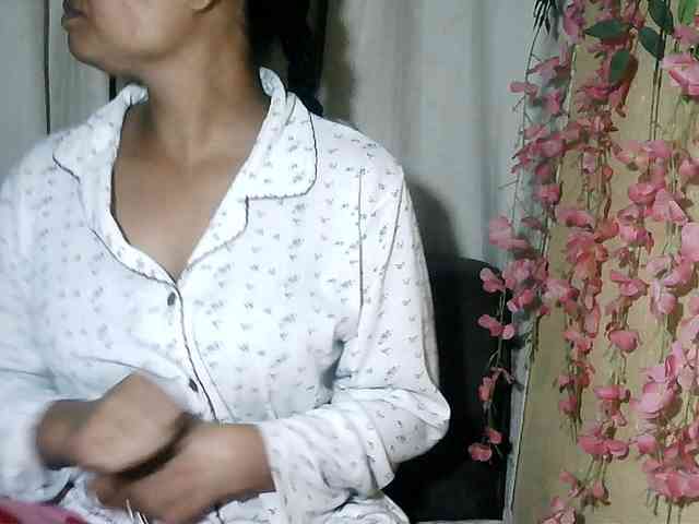 Pussy01lips webcam