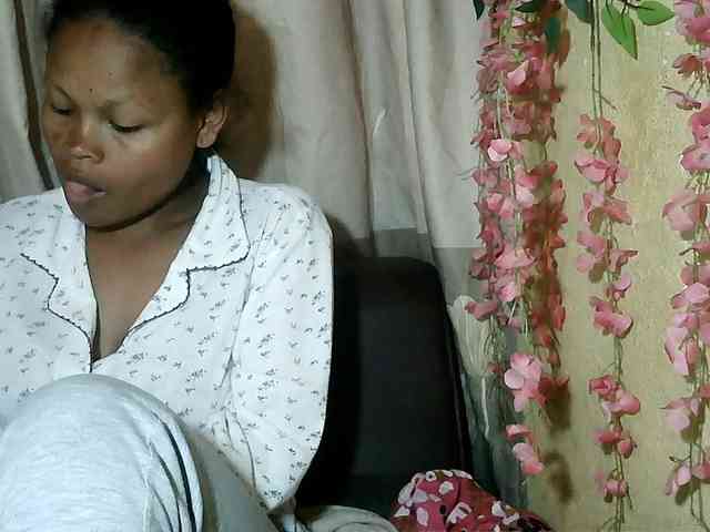 Pussy01lips webcam
