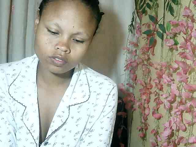 Pussy01lips webcam