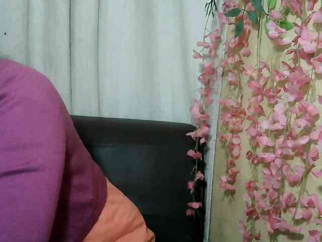 Pussy01lips webcam