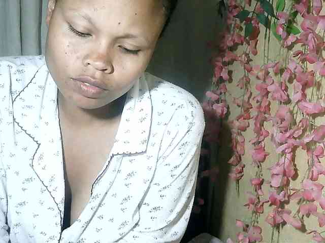 Pussy01lips webcam