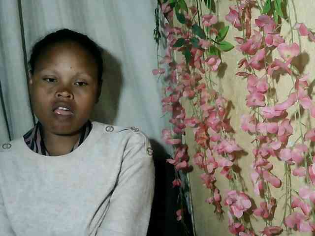 Pussy01lips webcam