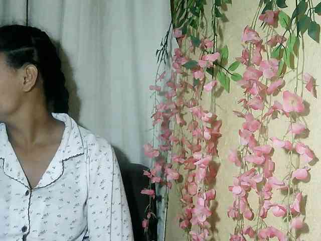 Pussy01lips webcam